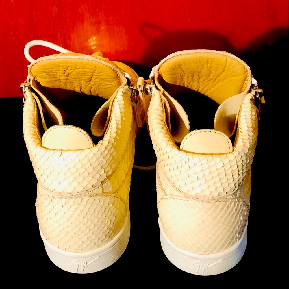🤩Authentic Giuseppe Zanotti Snakeskin Sneakers🤩 - Picture 4 of 8
